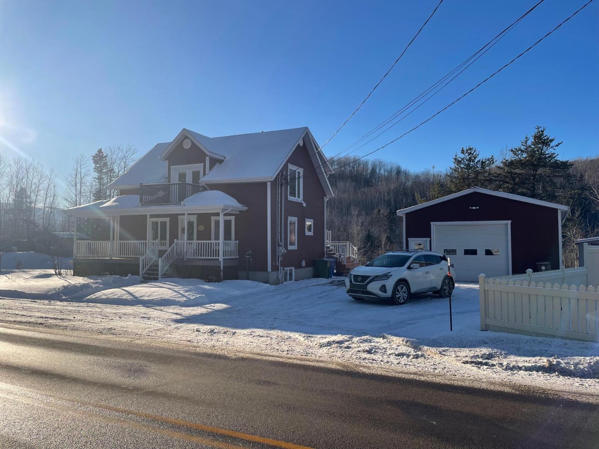 Belle Maison Avec Vue Sur La Riviere LʼAnse-Saint-Jean 外观 照片